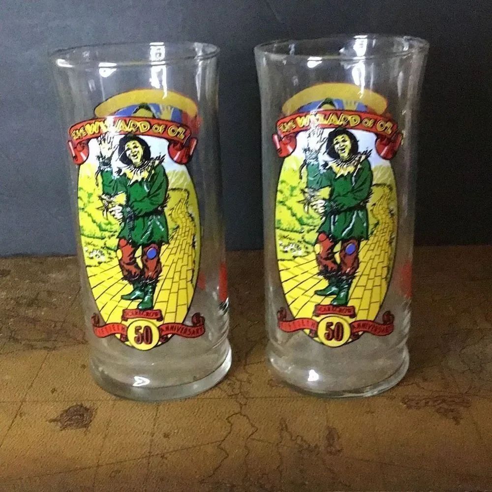 A pair of vintage 50th anniversary wizard of Oz scarecrow glasses